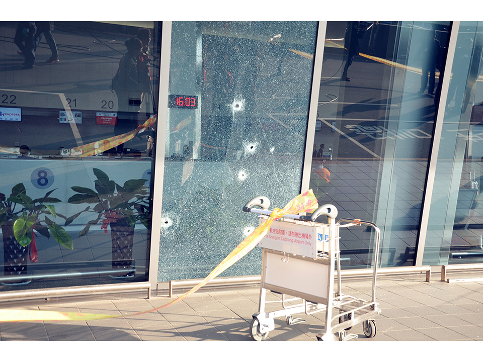 台中清泉崗機場槍戰 警匪駁火超過20槍