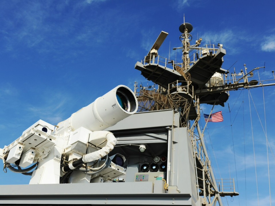 配雷射武器美艦赴東海 陸專家：有實戰意圖