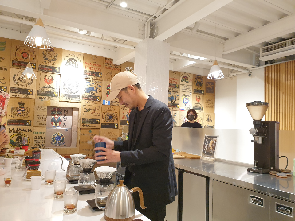 台灣買家再創咖啡競標價格國際高峰 歐客佬聯手世界咖啡沖煮冠軍王策做公益